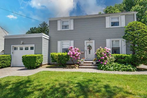 83 Whitman Rd, Yonkers, NY, 10710-1713 | Card Image