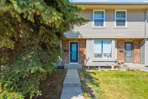 42 - 123 Queensland Drive Se, Home with 3 bedrooms, 2 bathrooms and 1 parking in Calgary AB | Card Image