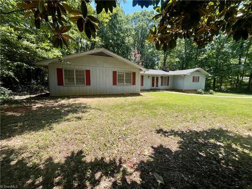 278 Forest Park Dr, Denton, NC, 27239-8027 | Card Image