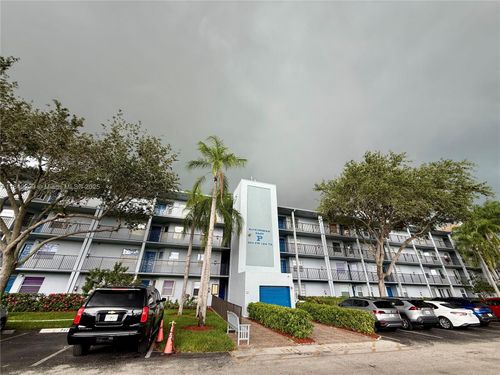 apt-108p-650 Sw 124th Ter, Pembroke Pines, FL, 33027-1763 | Card Image