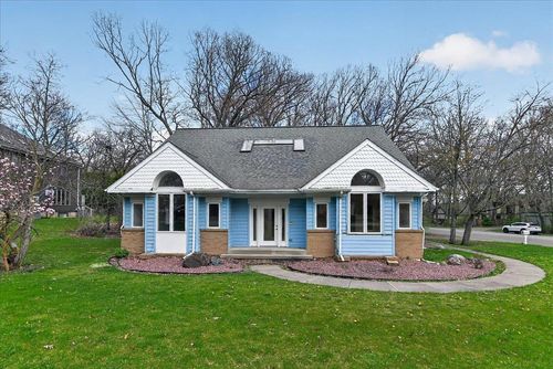 5824 Osmundsen Ct, Fitchburg, WI, 53711-5146 | Card Image