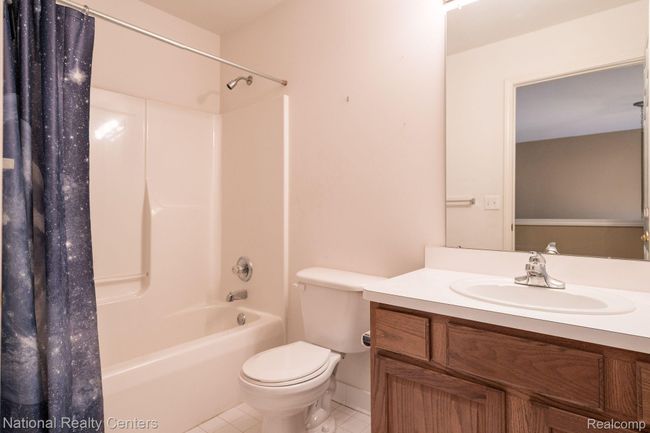 1752 Thistle Dr, Condo with 2 bedrooms, 3 bathrooms and null parking in Canton MI | Image 21