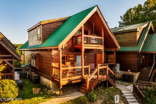 1256 Bear Cub Way, Gatlinburg, TN, 37738 | Card Image