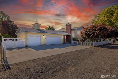 5612 W Marie St, Pasco, WA, 99301-2138 | Card Image