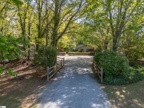 176 Fox Run Ln, Tryon, NC, 28782-6700 | Card Image