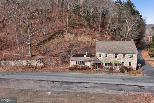 555 Church St, NEW RINGGOLD, PA, 17960-9582 | Card Image