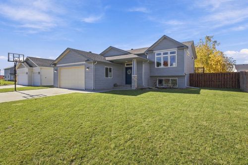 4530 10th St W, West Fargo, ND, 58078-8802 | Card Image