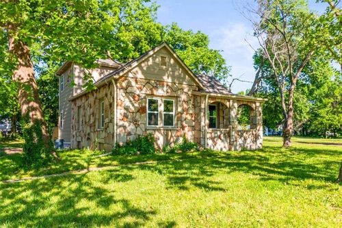 902 Pine St, Holden, MO, 64040-1502 | Card Image