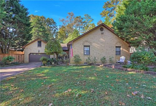 2537 Torrey Pl, Virginia Beach, VA, 23454-3325 | Card Image