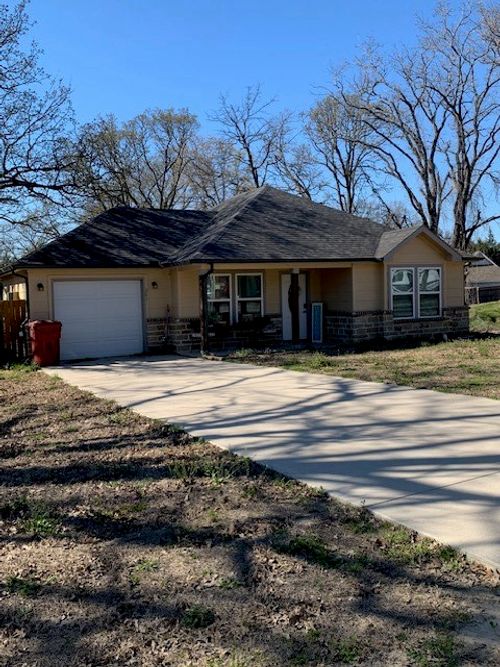 301 Indian Oaks Trl, West Tawakoni, TX, 75474-6828 | Card Image