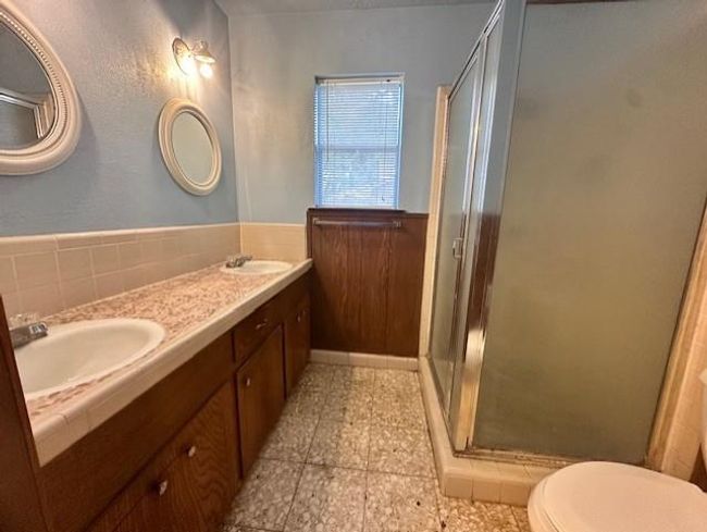 1215 Briar Ln, House other with 4 bedrooms, 2 bathrooms and 2 parking in Wharton TX | Image 16