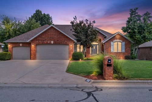 392 N Niangua Dr, Nixa, MO, 65714-8785 | Card Image