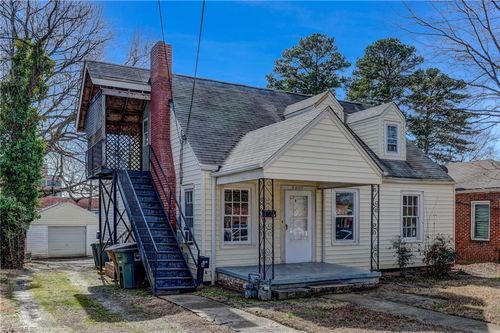 a-b-c-2407 Spring Garden Street, Greensboro, NC, 27403 | Card Image