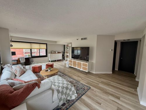 unit-402-26 10th St W, Saint Paul, MN, 55102-5023 | Card Image