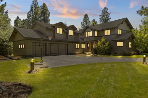19357 Golden Lake Ct, Bend, OR, 97702-9145 | Card Image