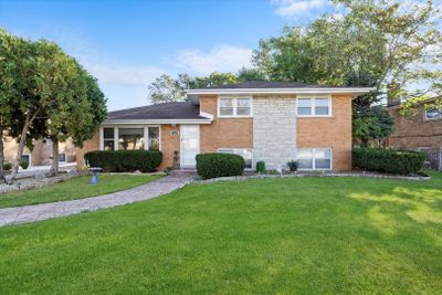 7749 S Octavia Avenue, House other with 3 bedrooms, 2 bathrooms and 2 parking in Bridgeview IL | Image 1