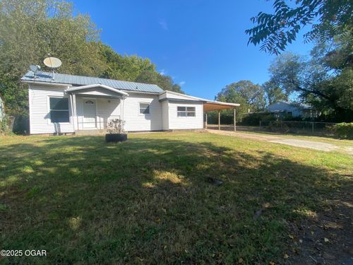 106 E Ann St, Goodman, MO, 64843-9553 | Card Image