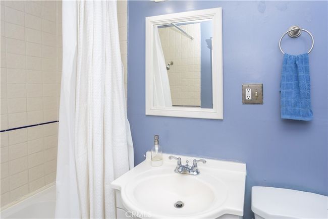 1012 Temple Ave, House other with 2 bedrooms, 2 bathrooms and 2 parking in Long Beach CA | Image 19