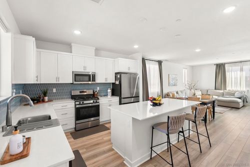 unit-13-5310 Seacliff Pl, San Diego, CA, 92154-5272 | Card Image