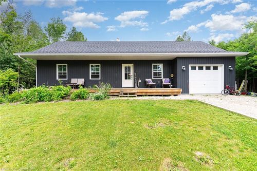 135 Sir Williams Lane, Flesherton, ON, N0C1E0 | Card Image