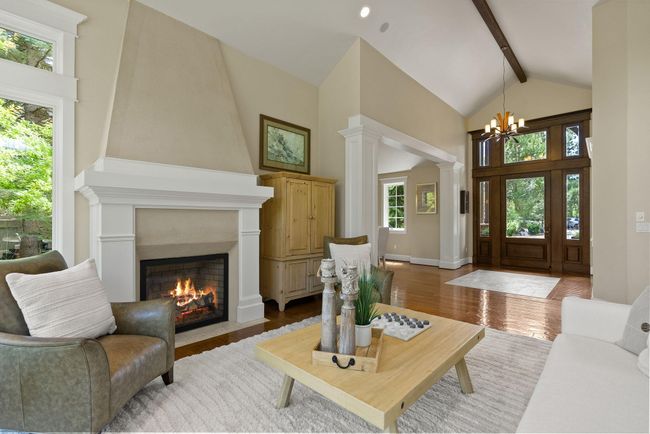 Living Room | Image 9
