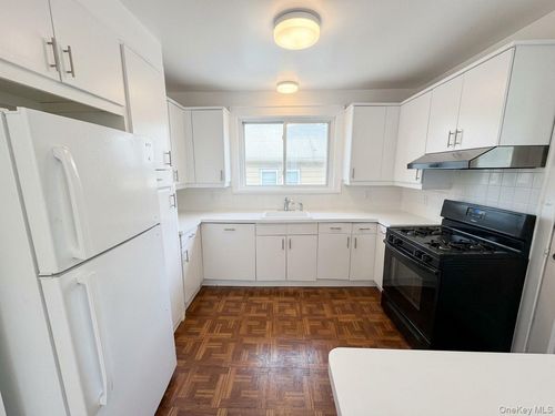 apt-2-122 Greenvale Avenue, Yonkers, NY, 10703 | Card Image