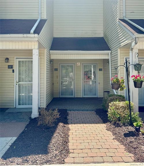 305 Gazebo Ct, New Windsor, NY, 12553-6954 | Card Image