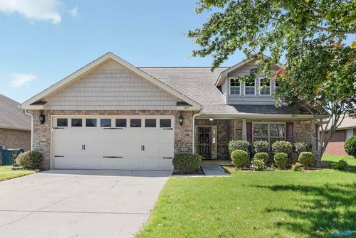105 Summer Cove Cir Nw, Madison, AL, 35757-7576 | Card Image