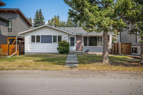 918 15 St, Canmore, AB, T1W1X3 | Card Image