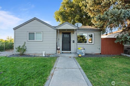 406 E Walnut Ave, Moses Lake, WA, 98837-1865 | Card Image
