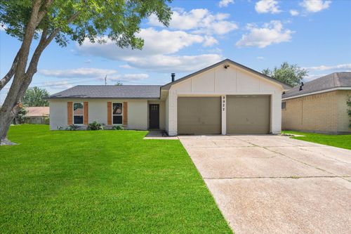 9922 Rocky Hollow Rd, La Porte, TX, 77571-4130 | Card Image