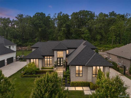 212 Enclave Ct, Rochester, MI, 48306-2293 | Card Image