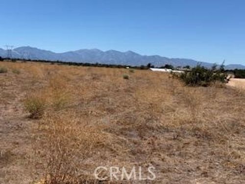13025 Stuveling St, Oak Hills, CA, 92344-9725 | Card Image