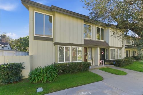 9712 Karmont Ave, South Gate, CA, 90280-5411 | Card Image
