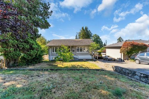 135 E 27 Street, North Vancouver, BC, V7N1B3 | Card Image