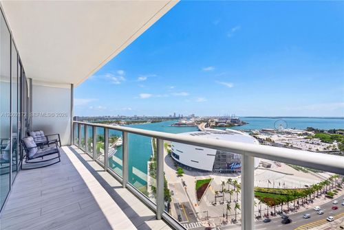 2404-888 Biscayne Blvd, MIAMI, FL, 33132-1550 | Card Image