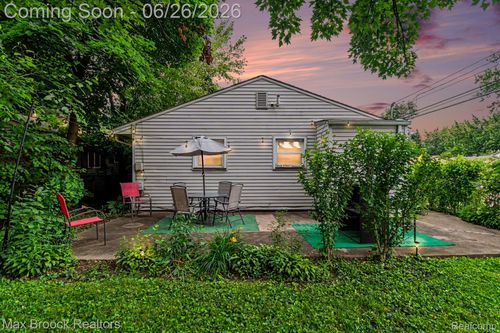 3246 Harris St, Ferndale, MI, 48220-1127 | Card Image