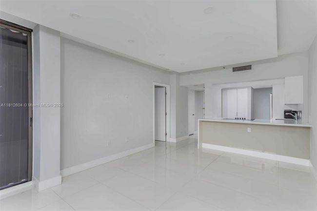 APT-1809 - 540 Brickell Key Dr, Condo with 1 bedrooms, 2 bathrooms and null parking in Miami FL | Image 11