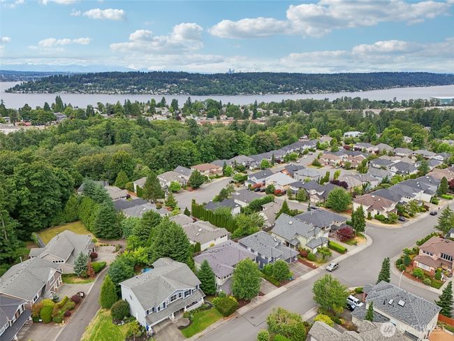 3301 Monterey Ct Ne, House other with 4 bedrooms, 3 bathrooms and 3 parking in Renton WA | Image 37