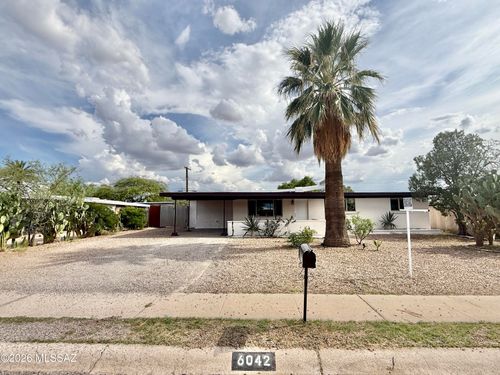 6042 E 33rd St, Tucson, AZ, 85711-6837 | Card Image