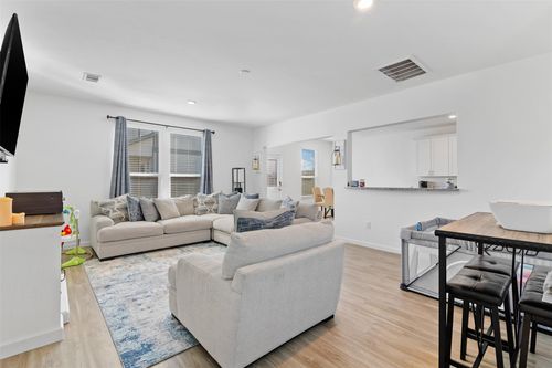 19326 Sandy Woods Dr, Tomball, TX, 77375-1908 | Card Image