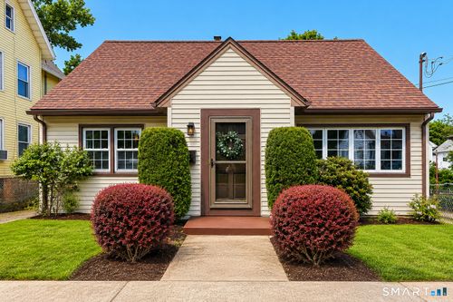 11 Winter Street, Ansonia, CT, 06401 | Card Image