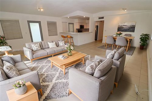 apt-205-6835 Rue Versailles, Miami Beach, FL, 33141-3779 | Card Image