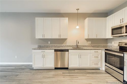 204-9 Steele Blvd, Berlin, CT, 06037 | Card Image