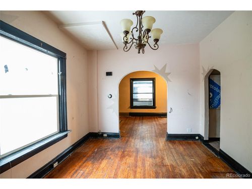 662 S Logan St, Denver, CO, 80209-4110 | Card Image