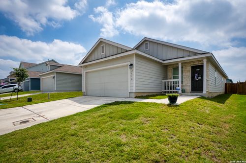 2818 Millikan Dr, Converse, TX, 78109-1877 | Card Image