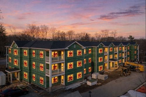 108-93 Bedford St, Lexington, MA, 02420-4327 | Card Image