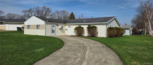 31 Albert St, Depew, NY, 14043-1004 | Card Image