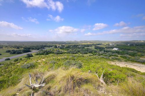 rmks-129 & 130 W Lynx Cv, Blanco, TX, 78606 | Card Image