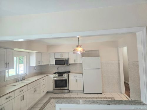 fl-2nd-581 Meacham Ave, Elmont, NY, 11003-3803 | Card Image